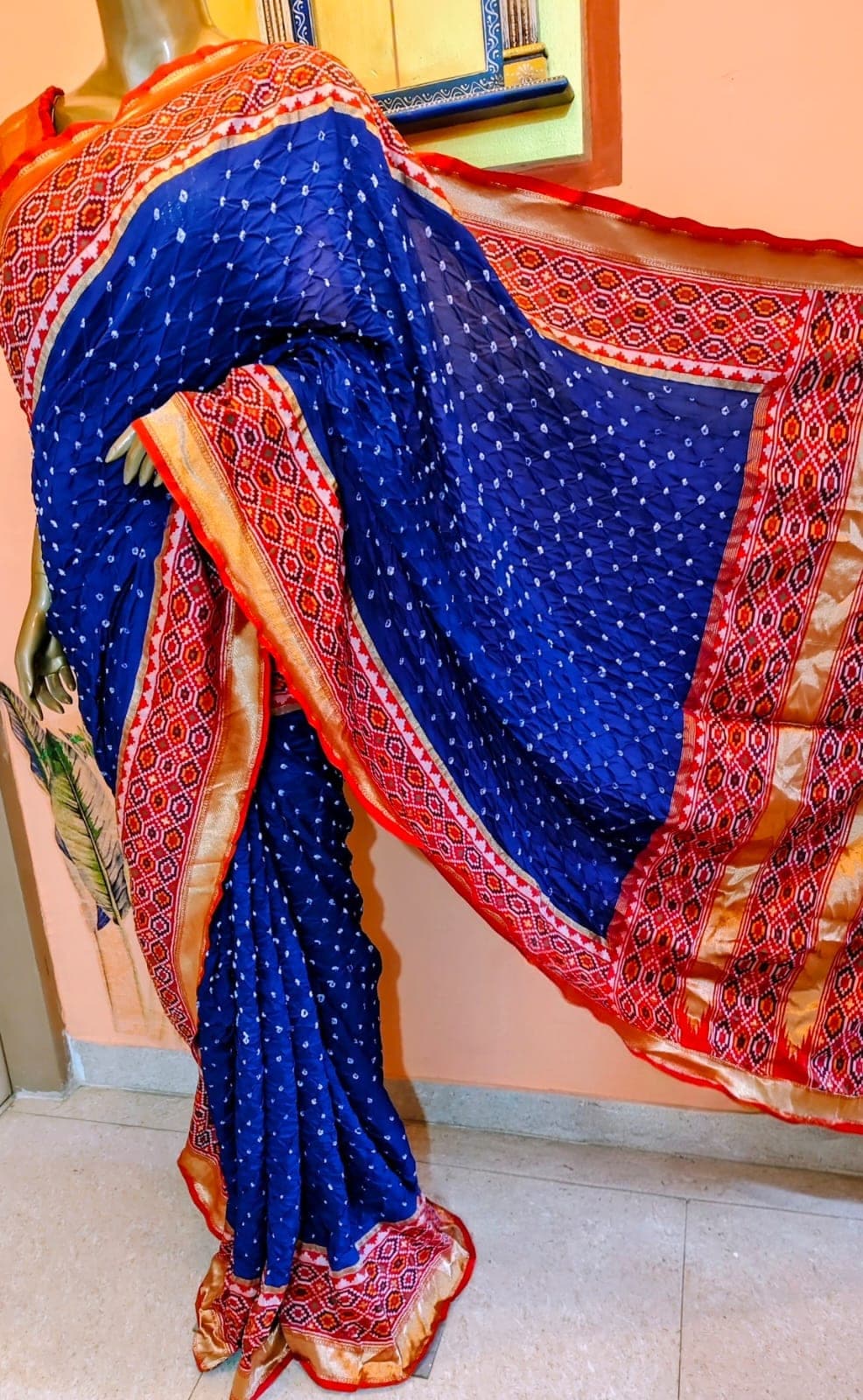 Alternative full view of the indigo saree