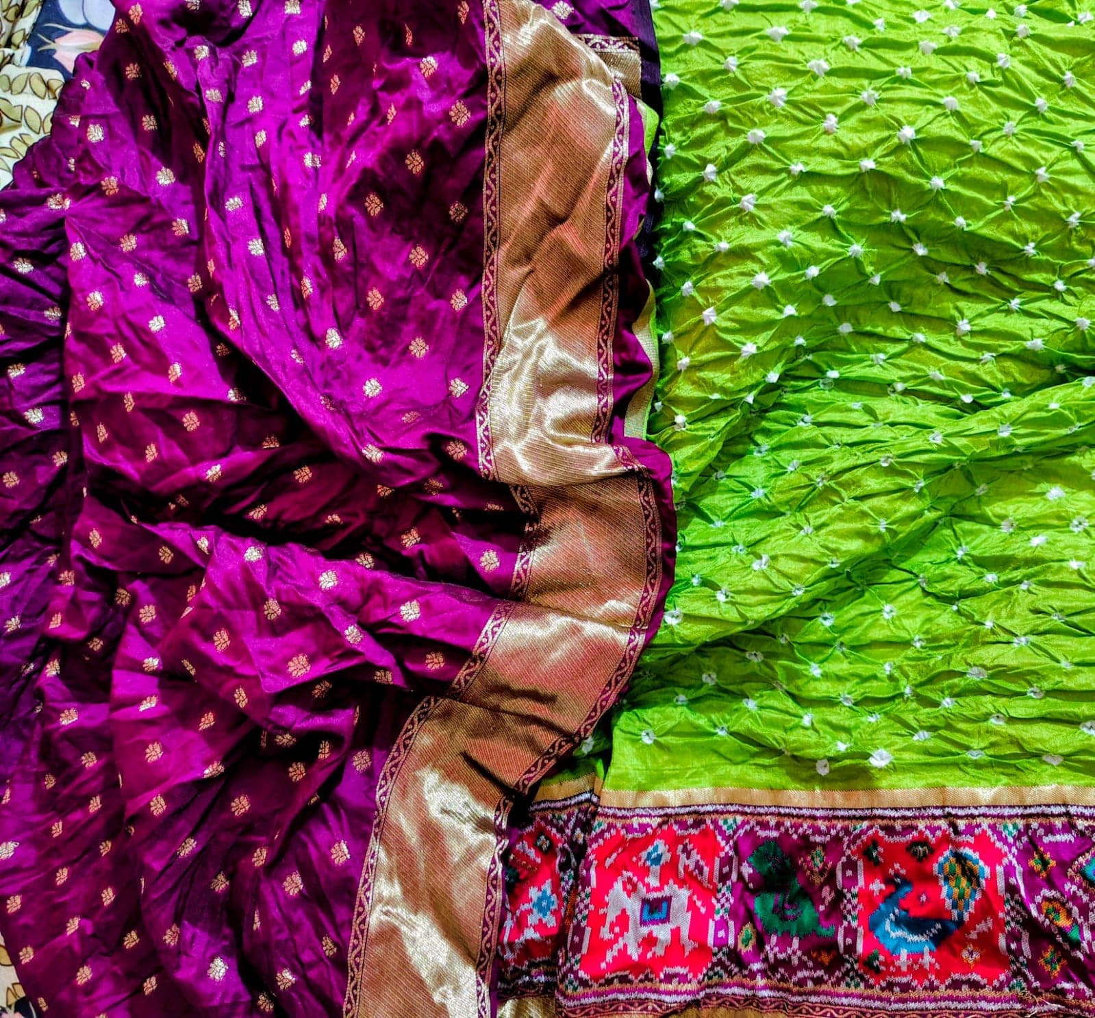 Flat-lay of the border and pallu